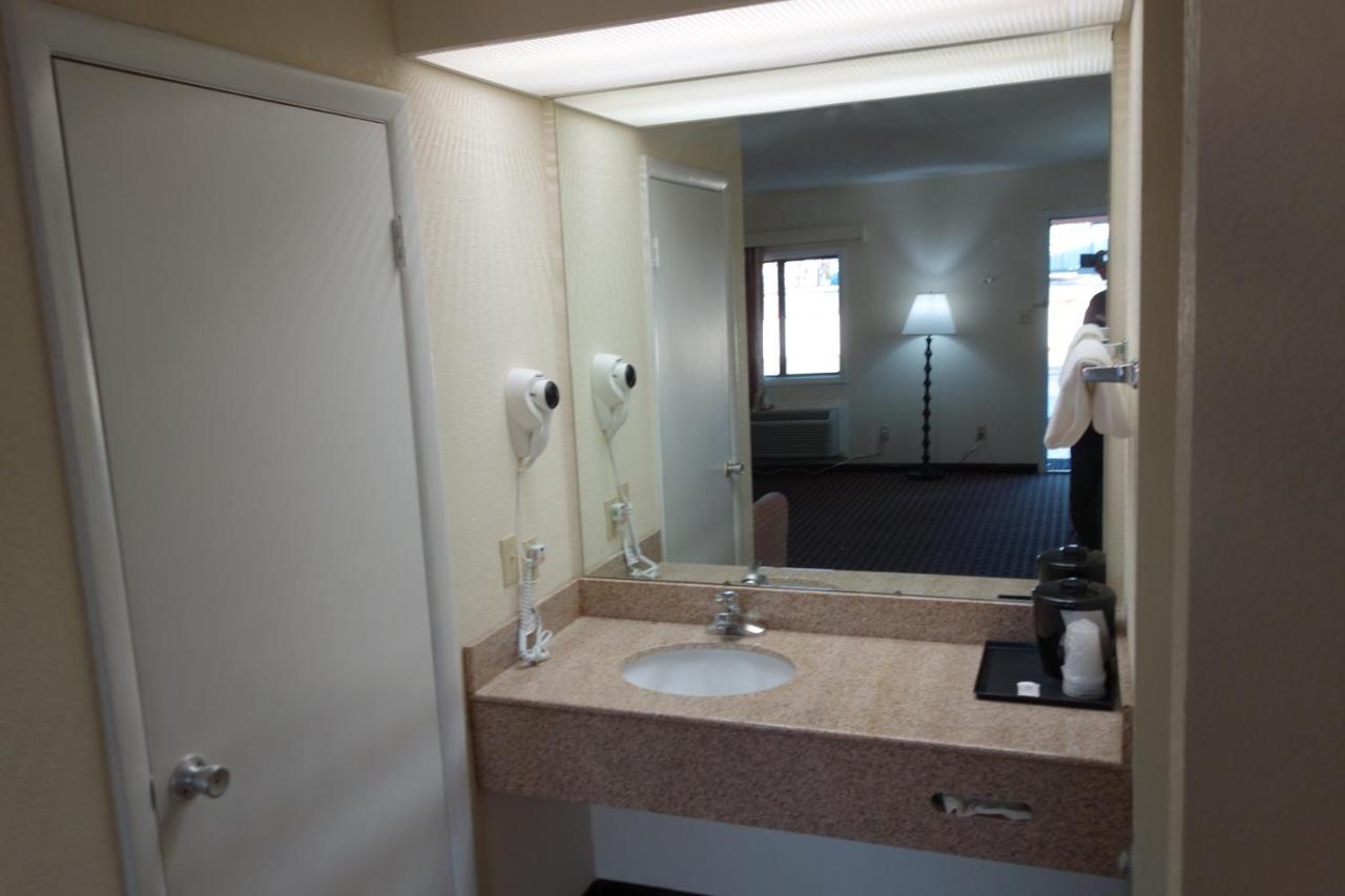 Vip Inn And Suites Huntsville Esterno foto